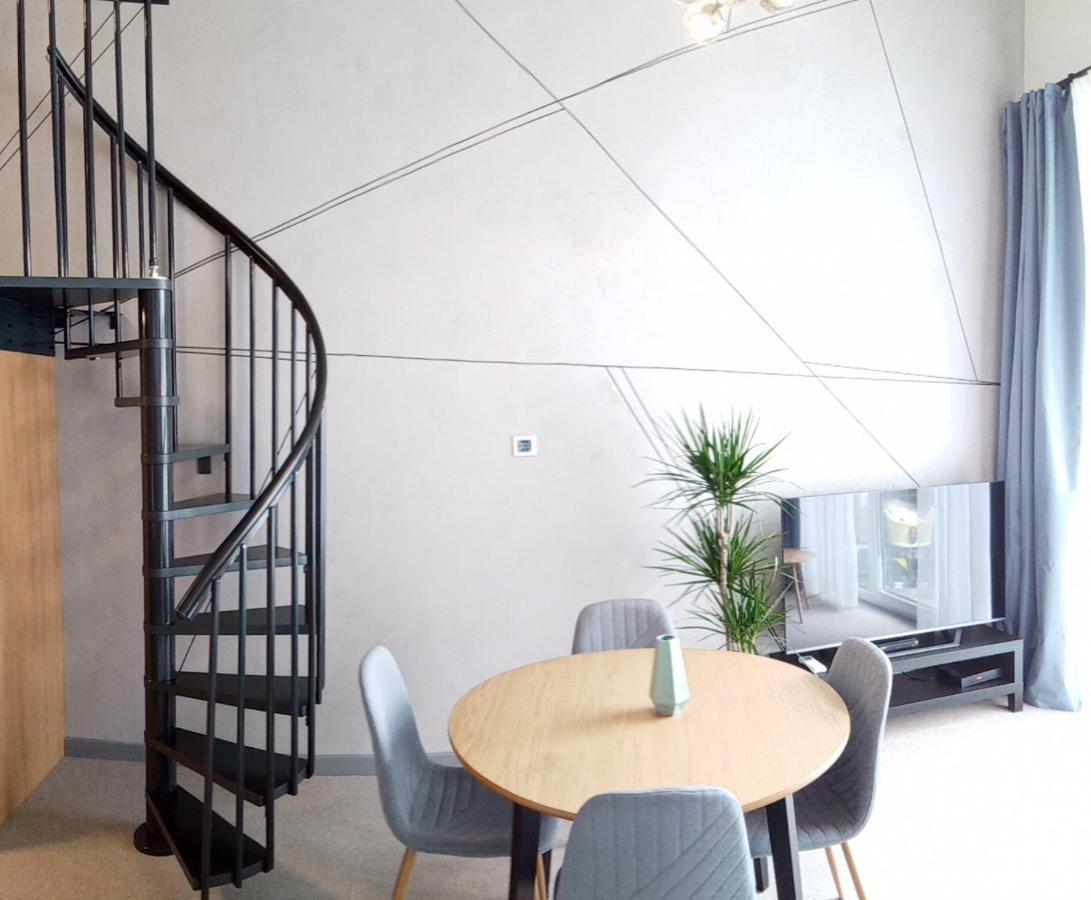 Wroclove Airport Loft Wrocław Exteriör bild
