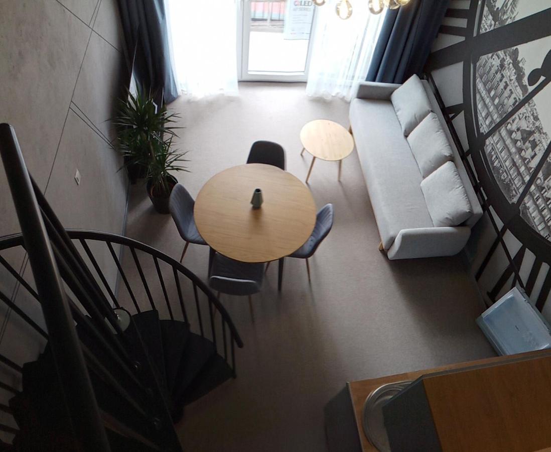 Wroclove Airport Loft Wrocław Exteriör bild